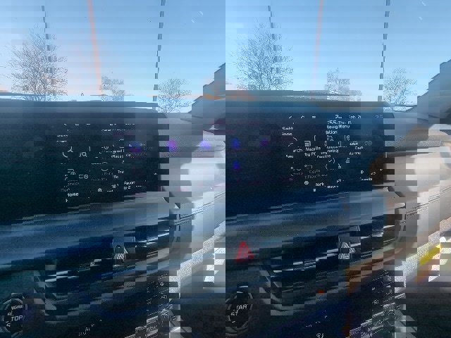 Used 2024 Kia Seltos EX image 11