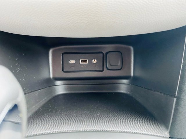 Used 2022 Chevrolet Equinox LS image 36