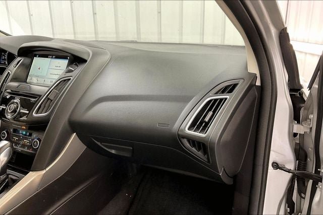Used 2018 Ford Focus Titanium FWD image 18