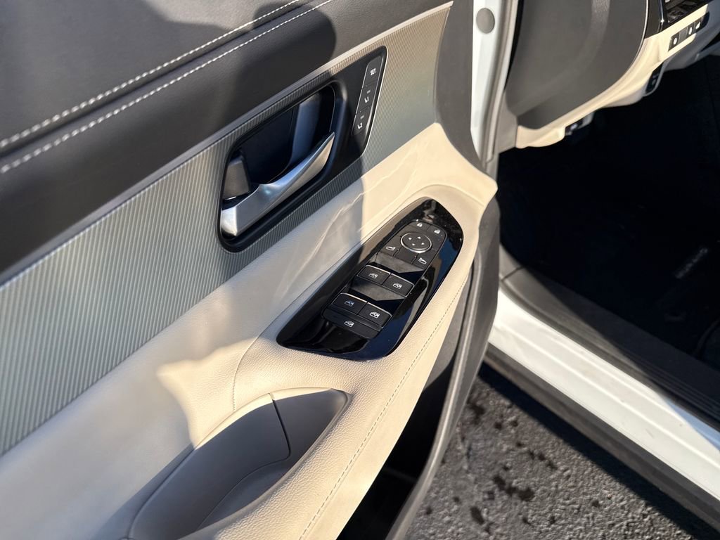 Used 2025 Nissan Murano SL image 14