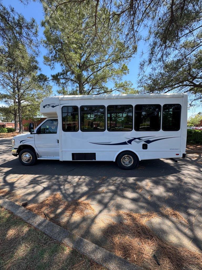 Used 2012 Ford E-350 and Econoline 350 Super Duty w/ Shuttle Bus Prep Pkg RWD image 5