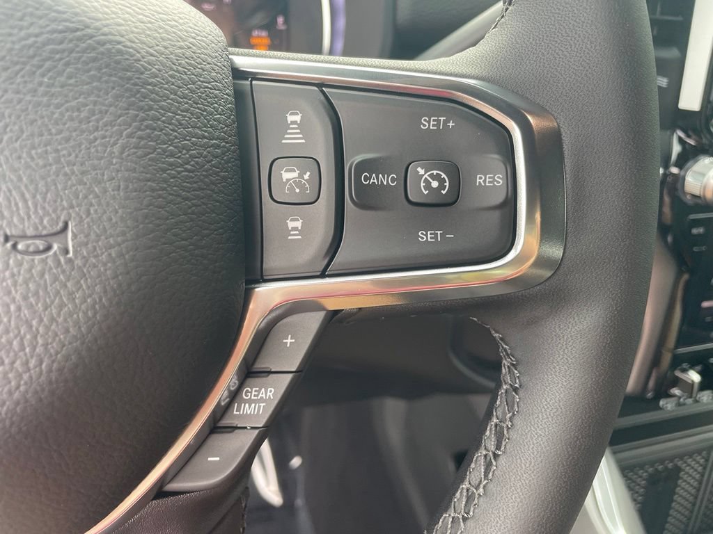 New 2026 RAM 2500 Laramie AWD/4WD image 30