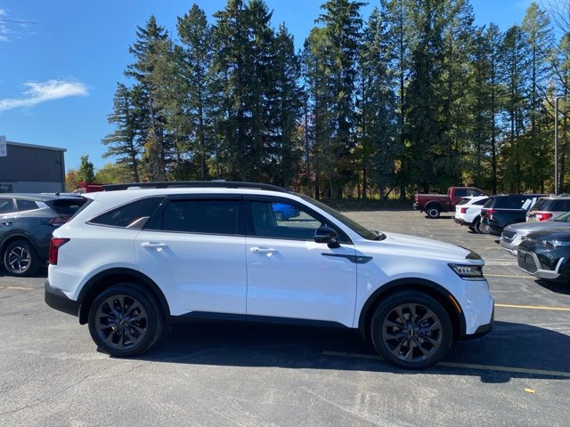 Certified 2022 Kia Sorento X-Line EX image 9
