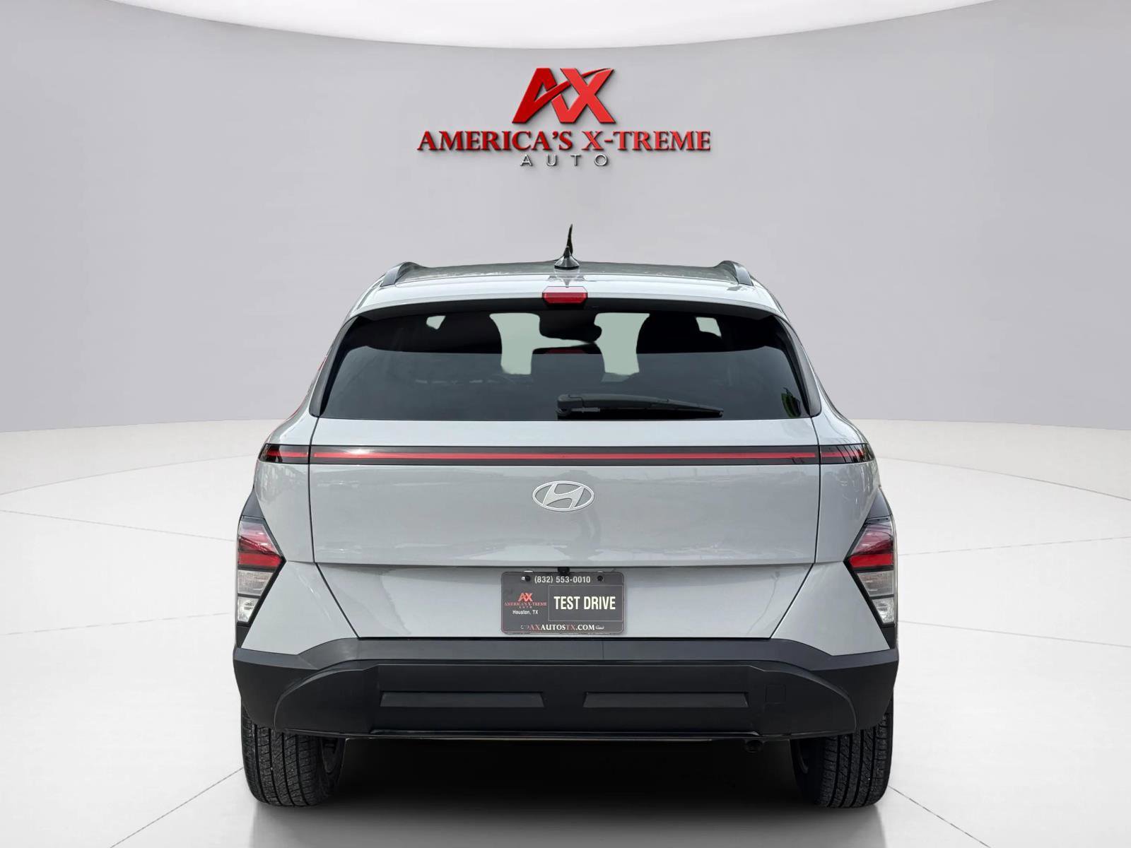 Used 2024 Hyundai Kona SEL w/ Convenience Package AWD/4WD image 4