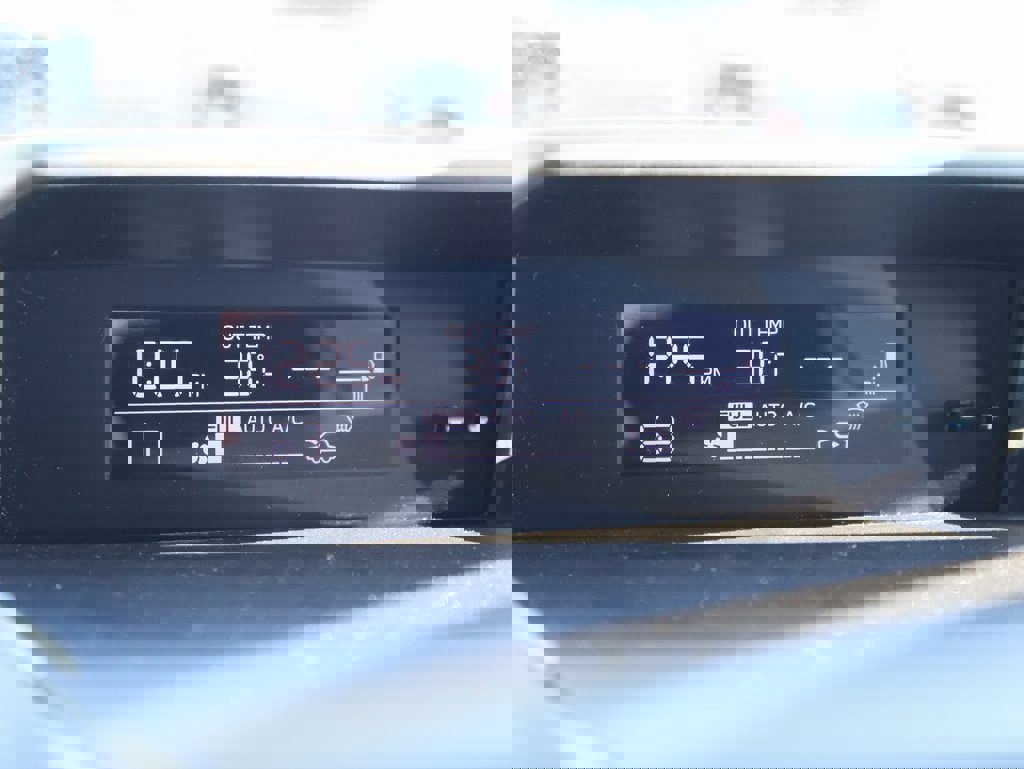 Used 2023 Subaru Crosstrek 2.0i Premium image 34