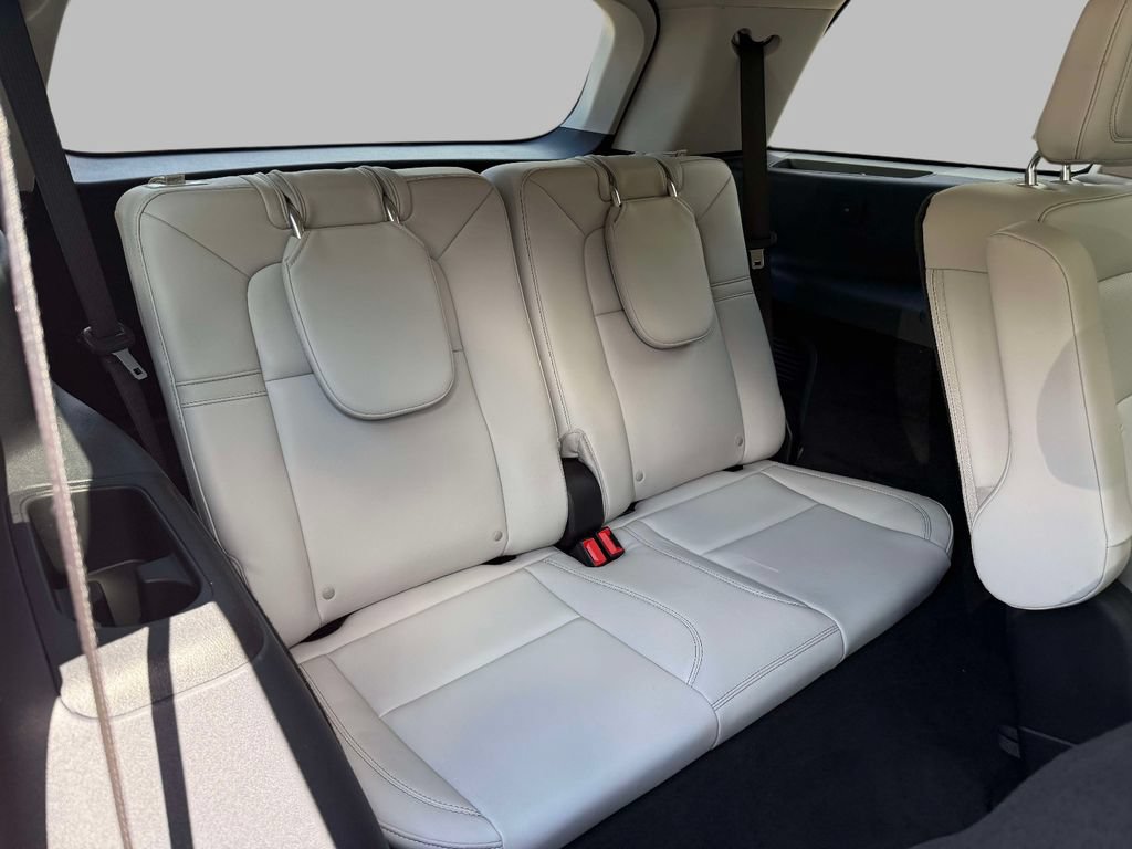 Used 2026 Lincoln Aviator AWD image 17