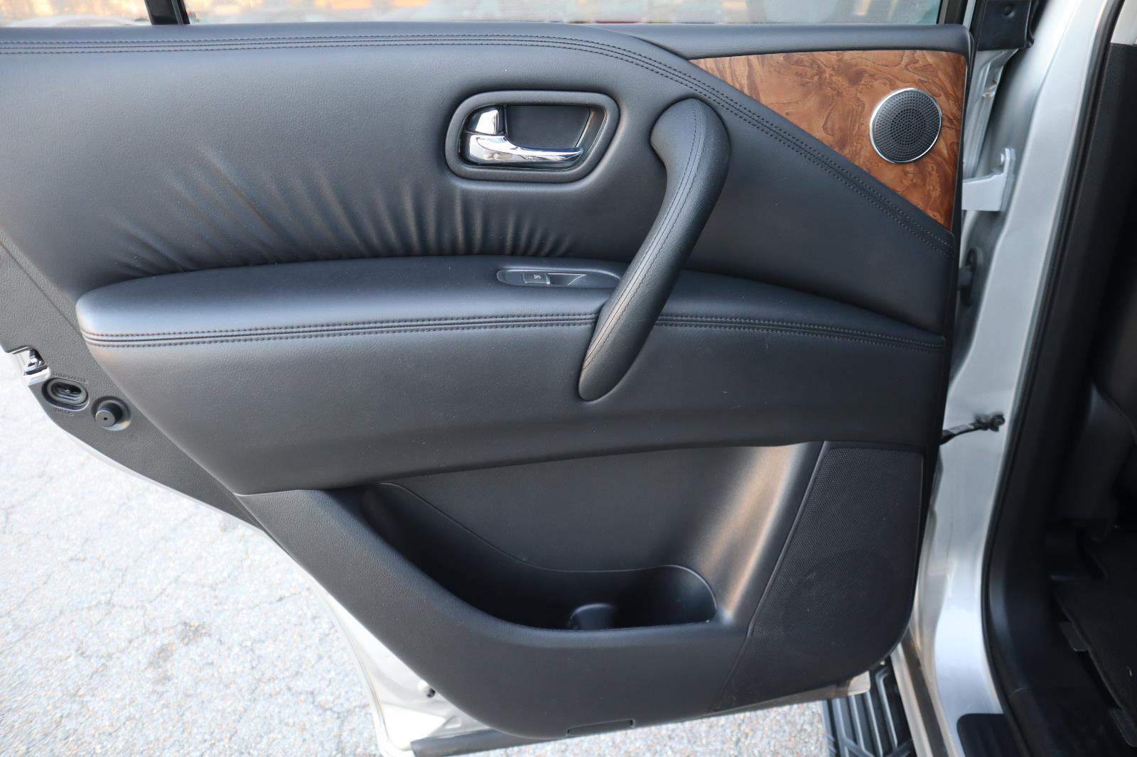 Used 2022 Nissan Armada SL image 40