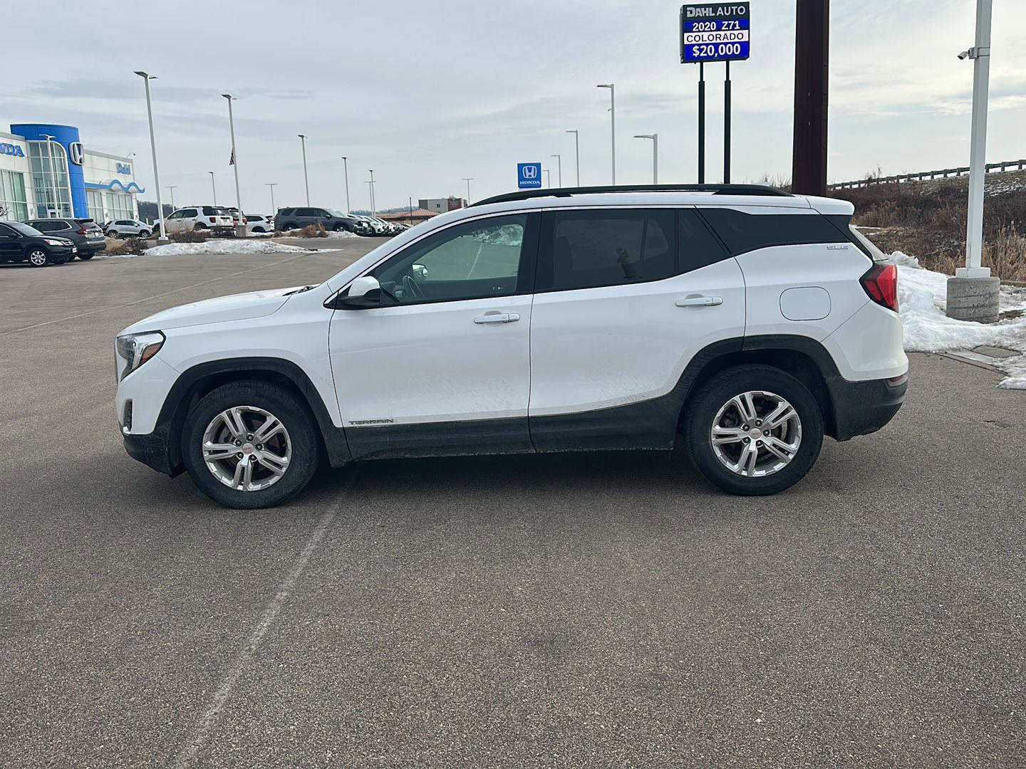 Used 2018 GMC Terrain SLE w/ Driver Convenience Package image 5