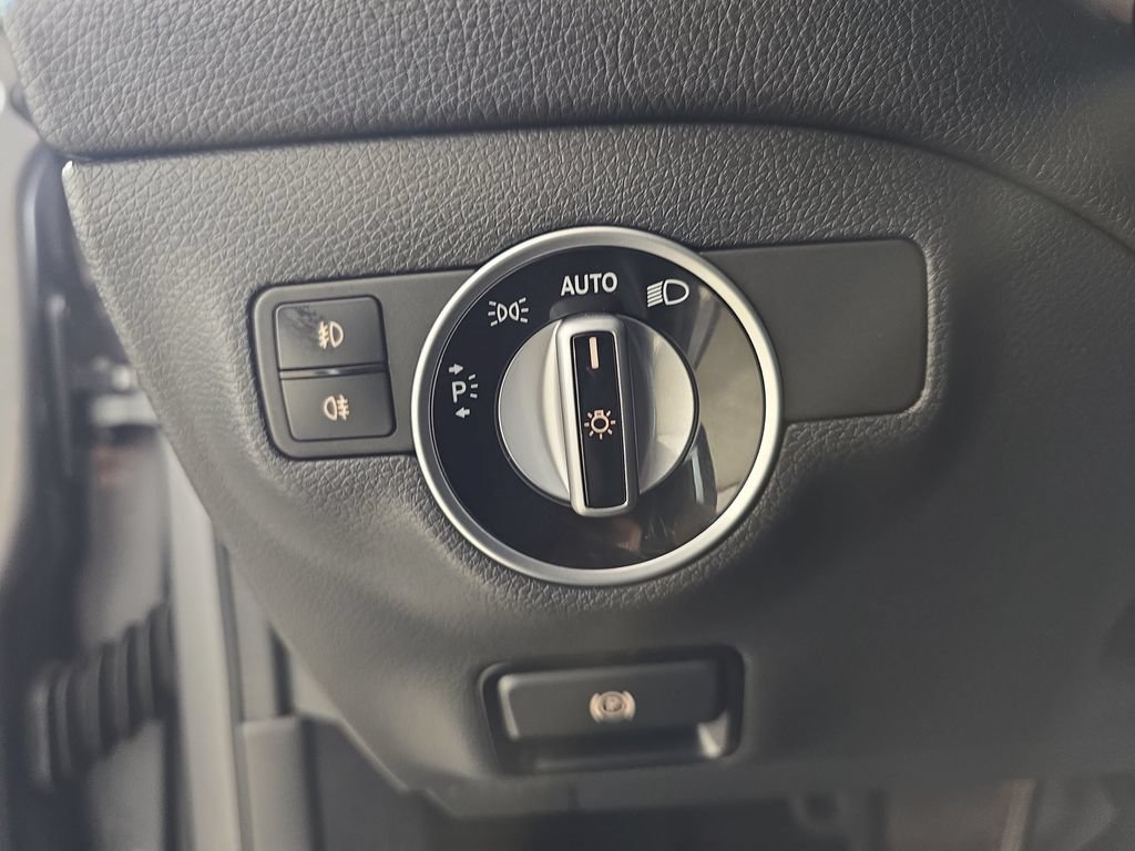 Used 2018 Mercedes-Benz GLA 250 image 29