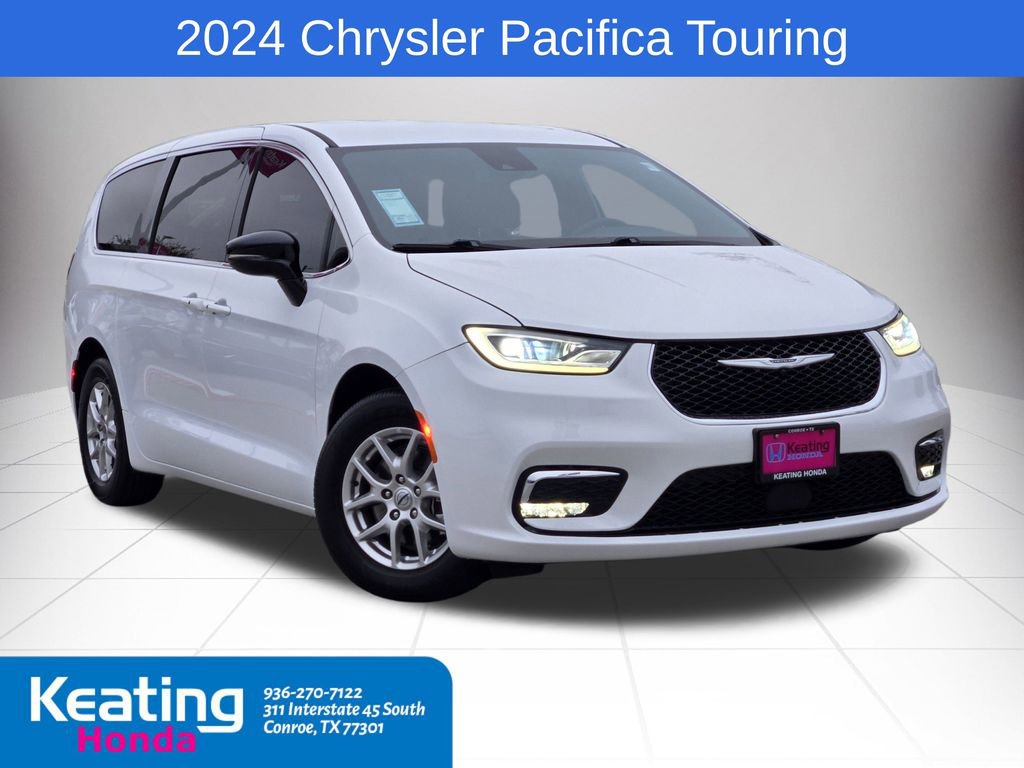 Used 2024 Chrysler Pacifica Touring image 1