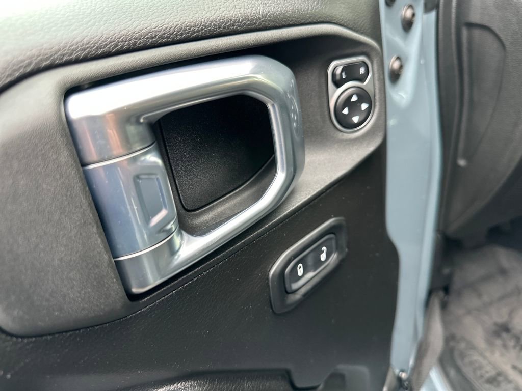 Used 2024 Jeep Wrangler Unlimited image 11