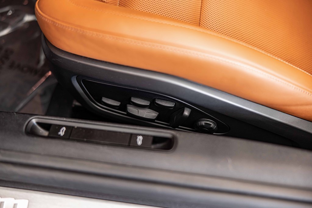 Used 2025 Porsche 911 Carrera image 21