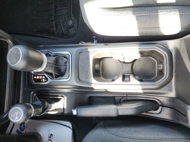 Used 2024 Jeep Wrangler Sport S image 29