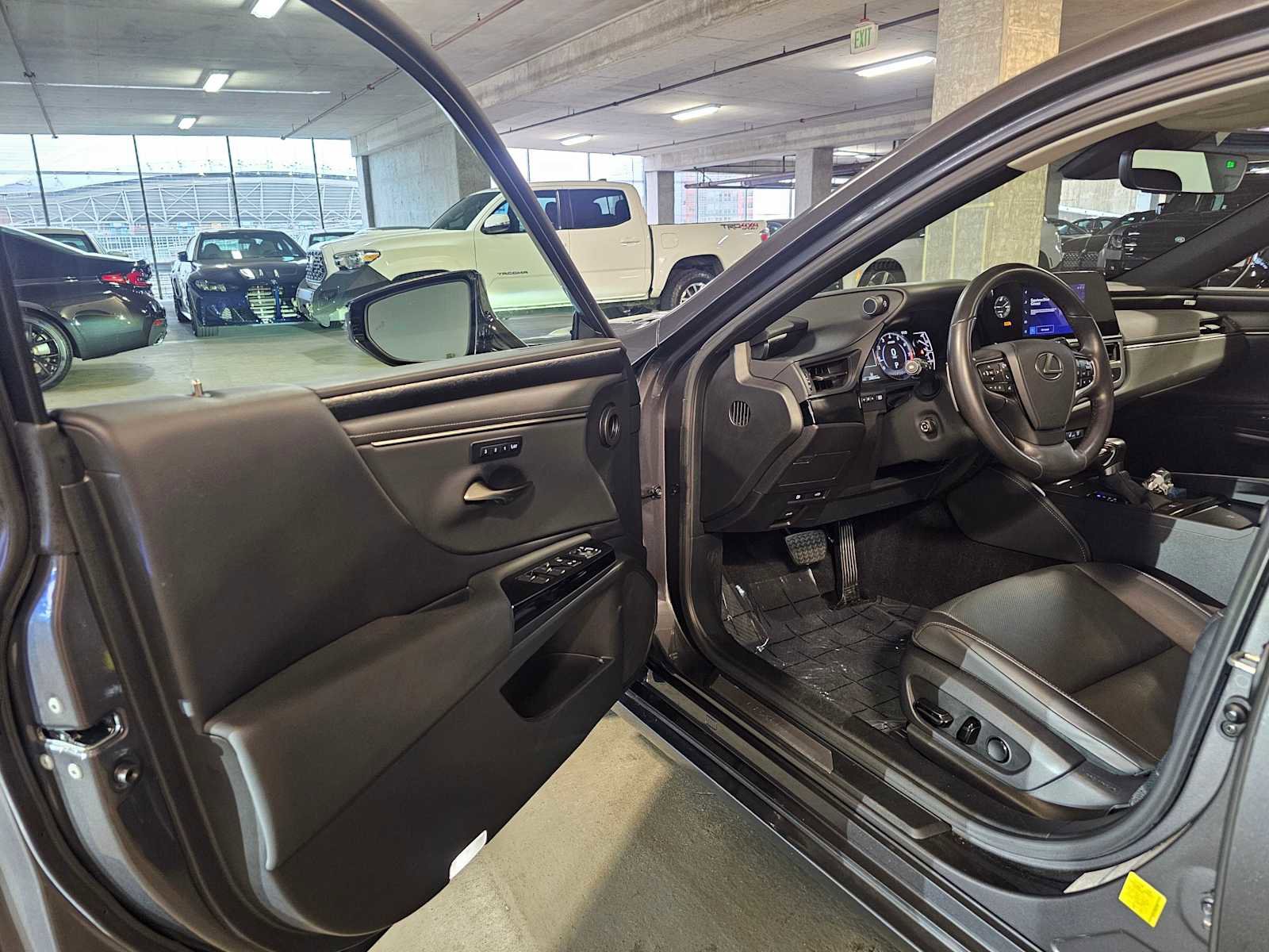 Used 2023 Lexus ES 250 w/ Premium Package image 30