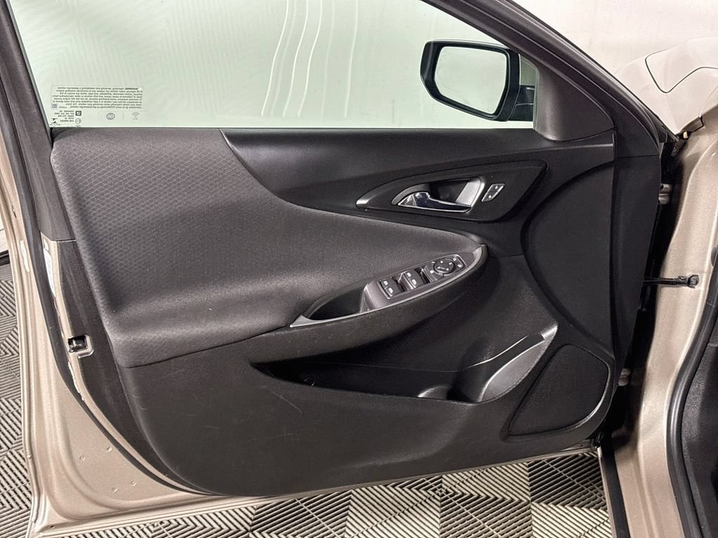 Used 2023 Chevrolet Malibu LT FWD image 10