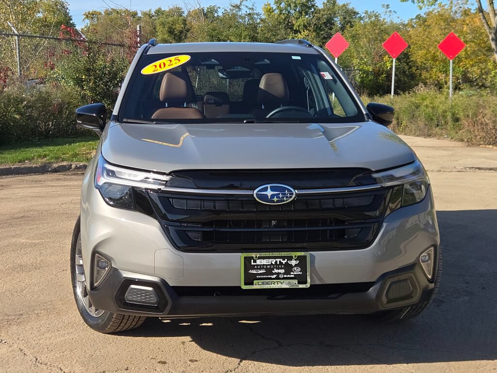 Certified 2025 Subaru Forester Touring AWD/4WD image 4