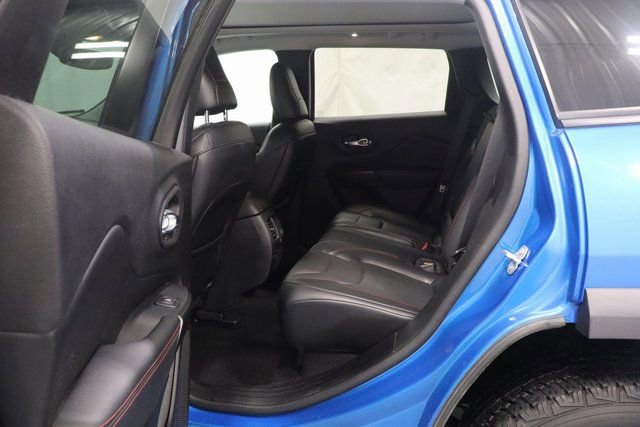 Used 2020 Jeep Cherokee Trailhawk image 13