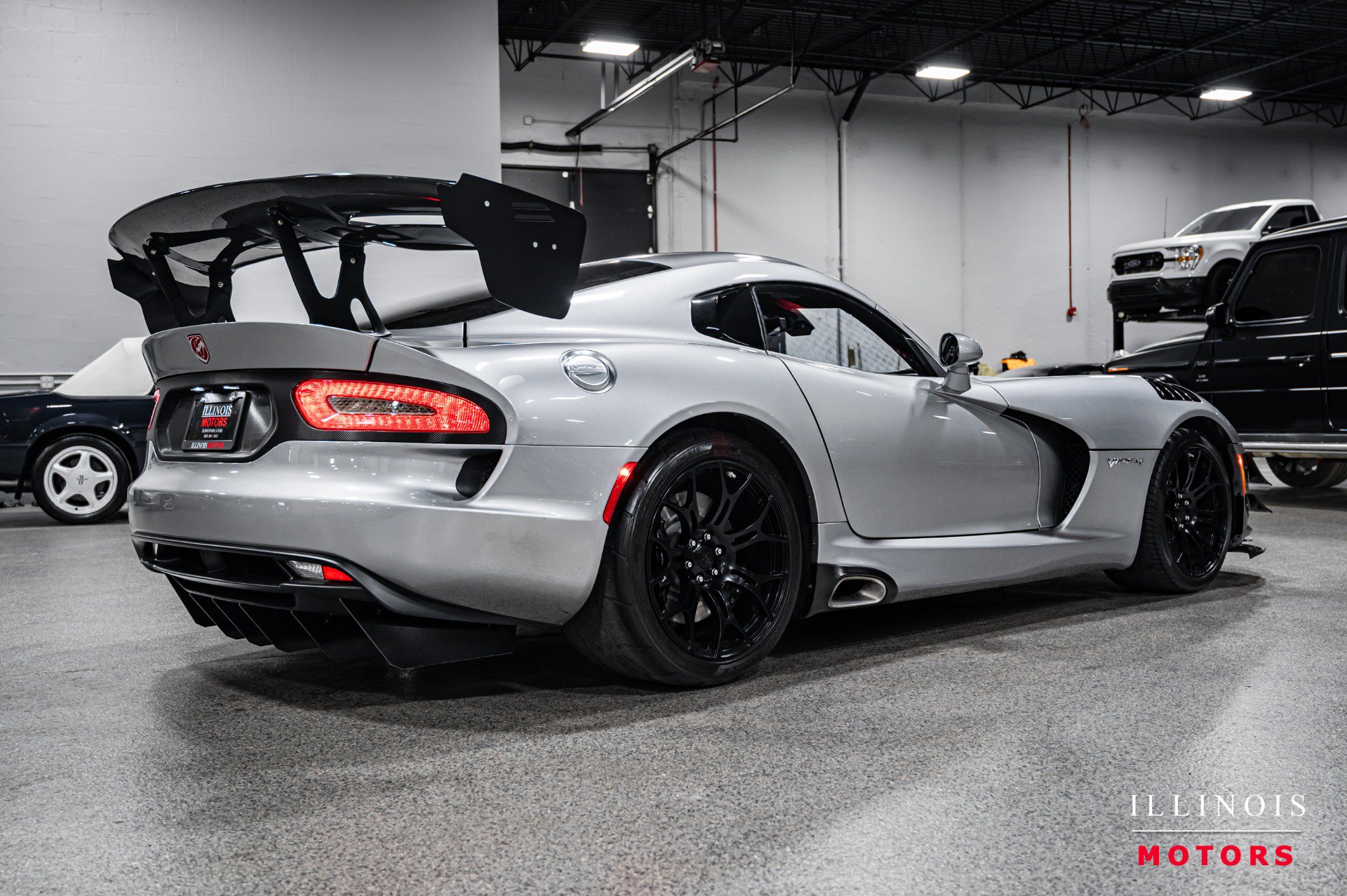 Used 2015 Dodge Viper SRT-10 image 5