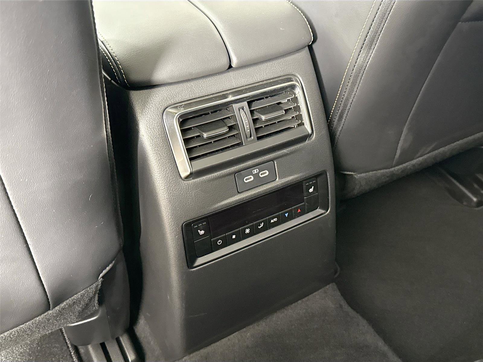 Certified 2025 MAZDA CX-70 Plug-In Hybrid w/ Premium Plus image 38