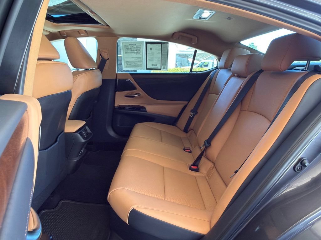Certified 2025 Lexus ES 300h F Sport w/ Accessory Package (Z1) FWD image 18