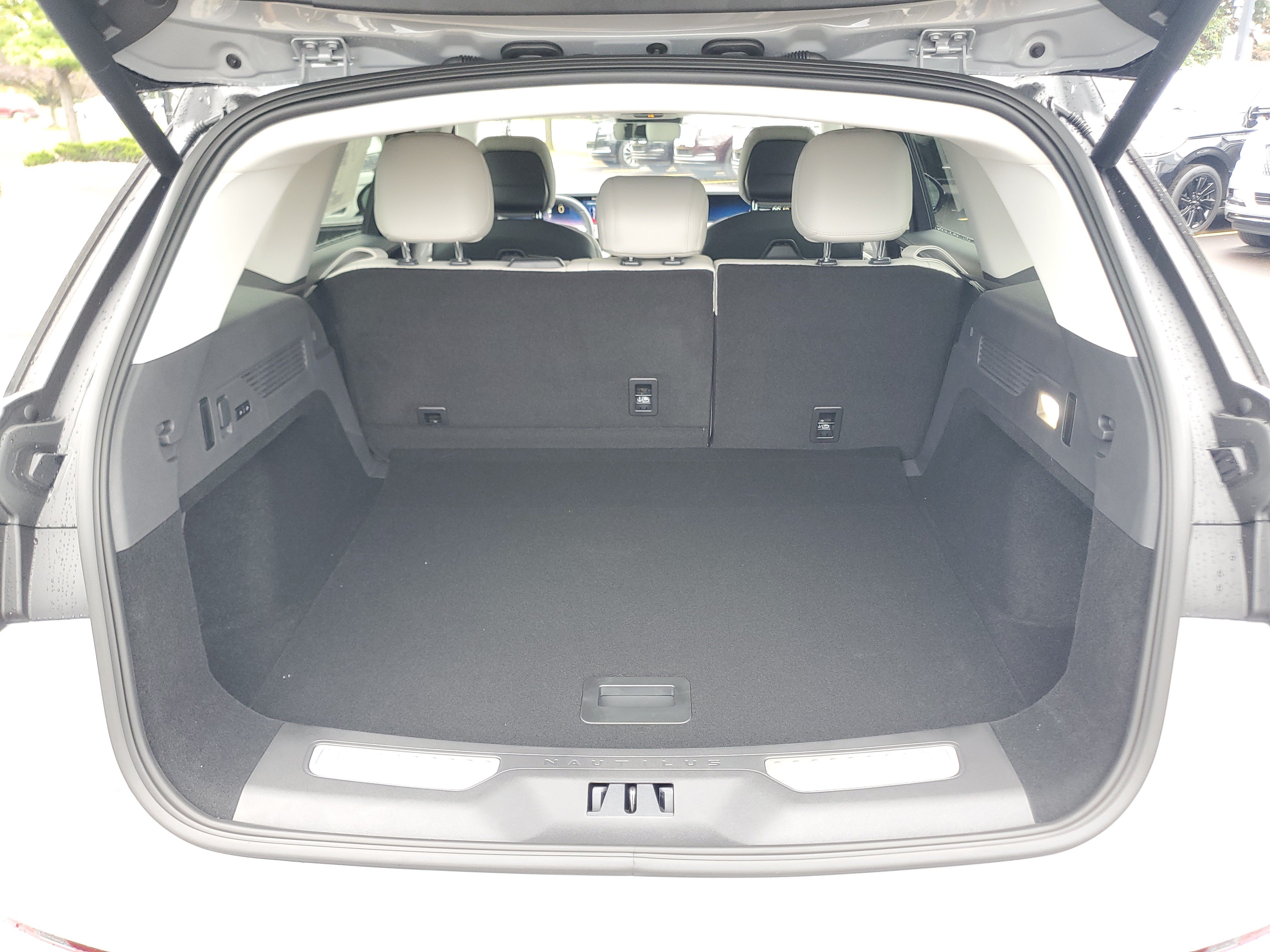 New 2026 Lincoln Nautilus Reserve AWD/4WD image 33