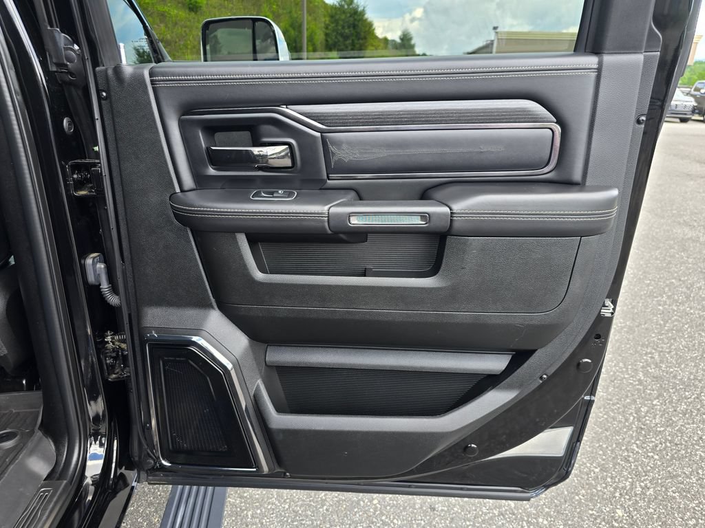 Used 2022 RAM 2500 Limited AWD/4WD image 47
