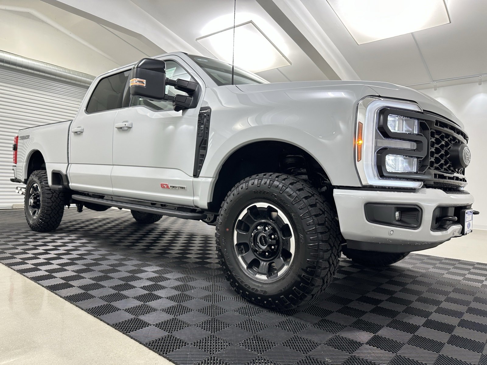 New 2025 Ford F250 Lariat w/ Lariat Ultimate Package