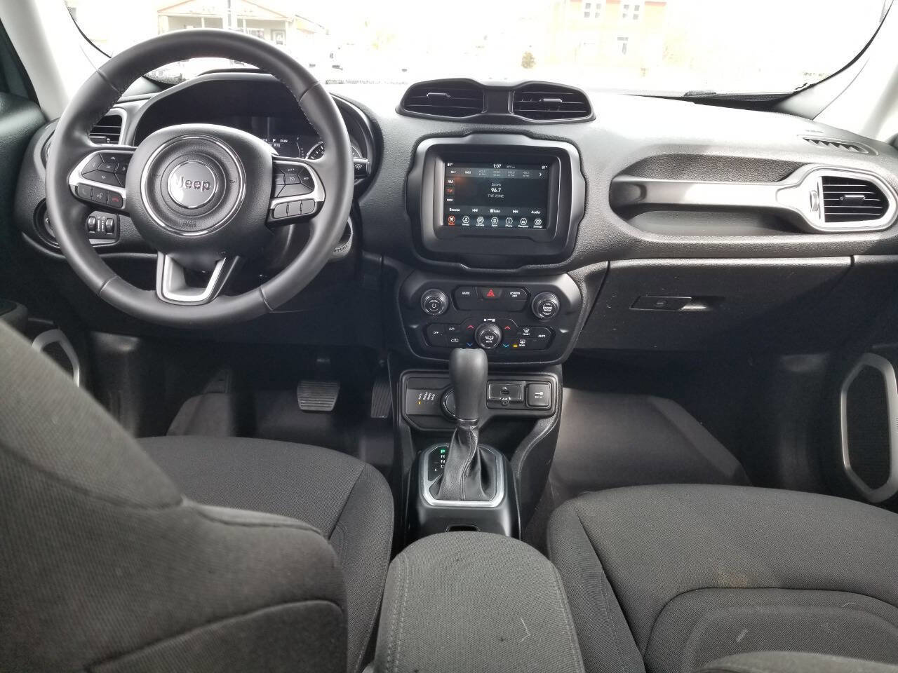 Certified 2018 Jeep Renegade Latitude AWD/4WD image 10