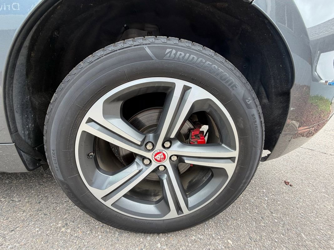 Used 2019 Jaguar F-PACE S image 37