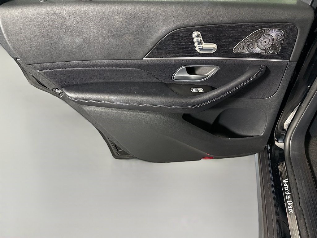 Used 2025 Mercedes-Benz GLS 450 4MATIC image 25