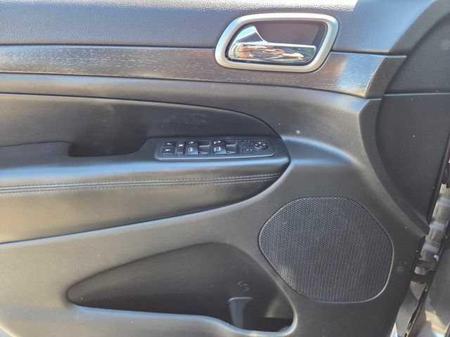 Used 2018 Jeep Grand Cherokee Altitude AWD/4WD image 17