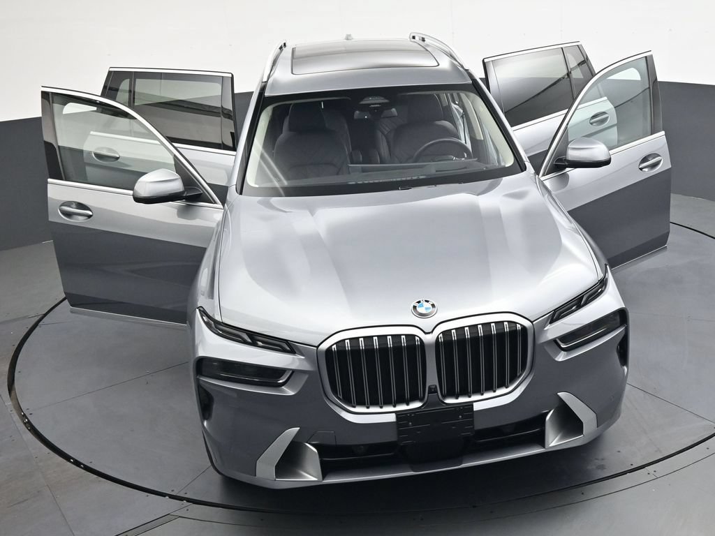 Used 2023 BMW X7 xDrive40i w/ Parking Assistance Package AWD/4WD image 44