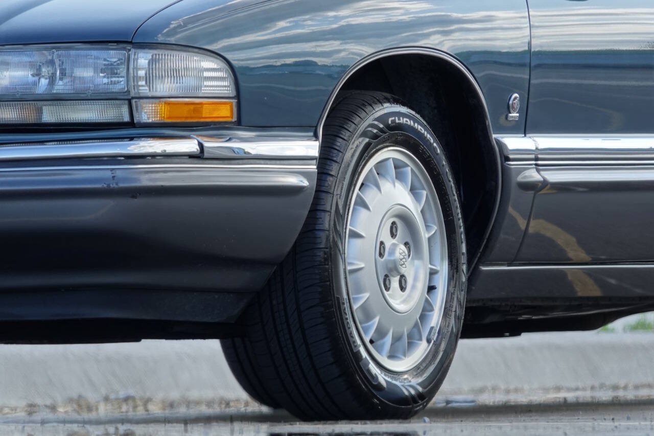 Used 1993 Buick Park Avenue Ultra FWD image 47
