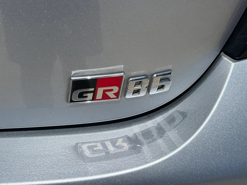Used 2023 Toyota GR86 RWD image 12
