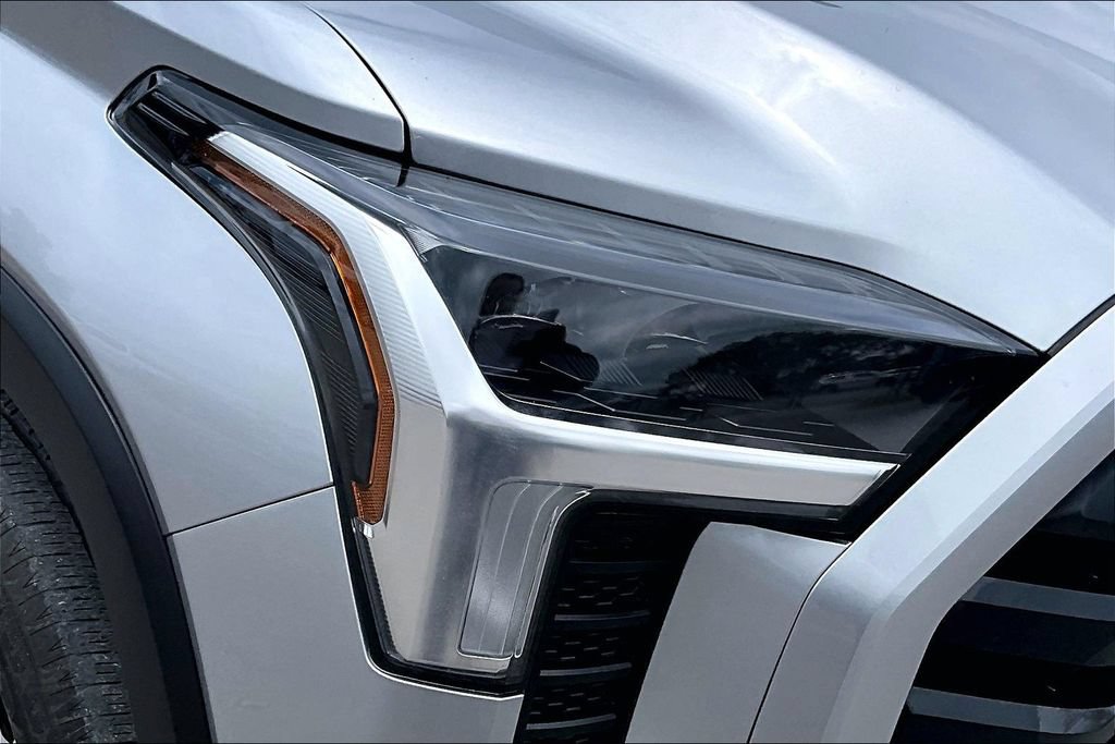 Used 2024 Toyota Tundra SR5 AWD/4WD image 40