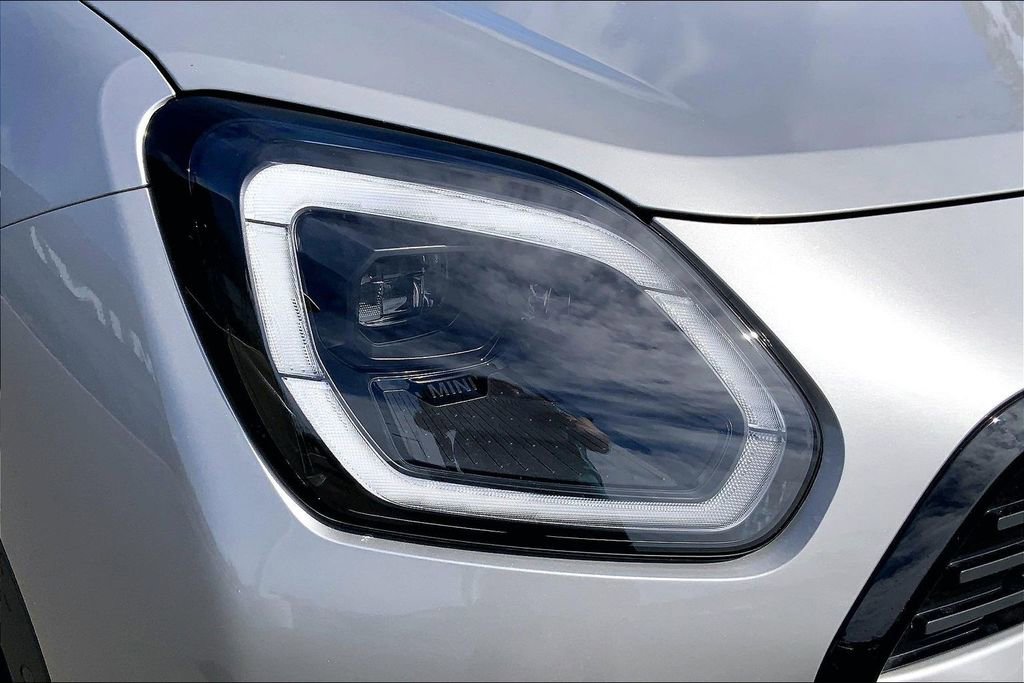 Certified 2025 MINI Cooper Countryman S w/ Comfort Package Max image 29