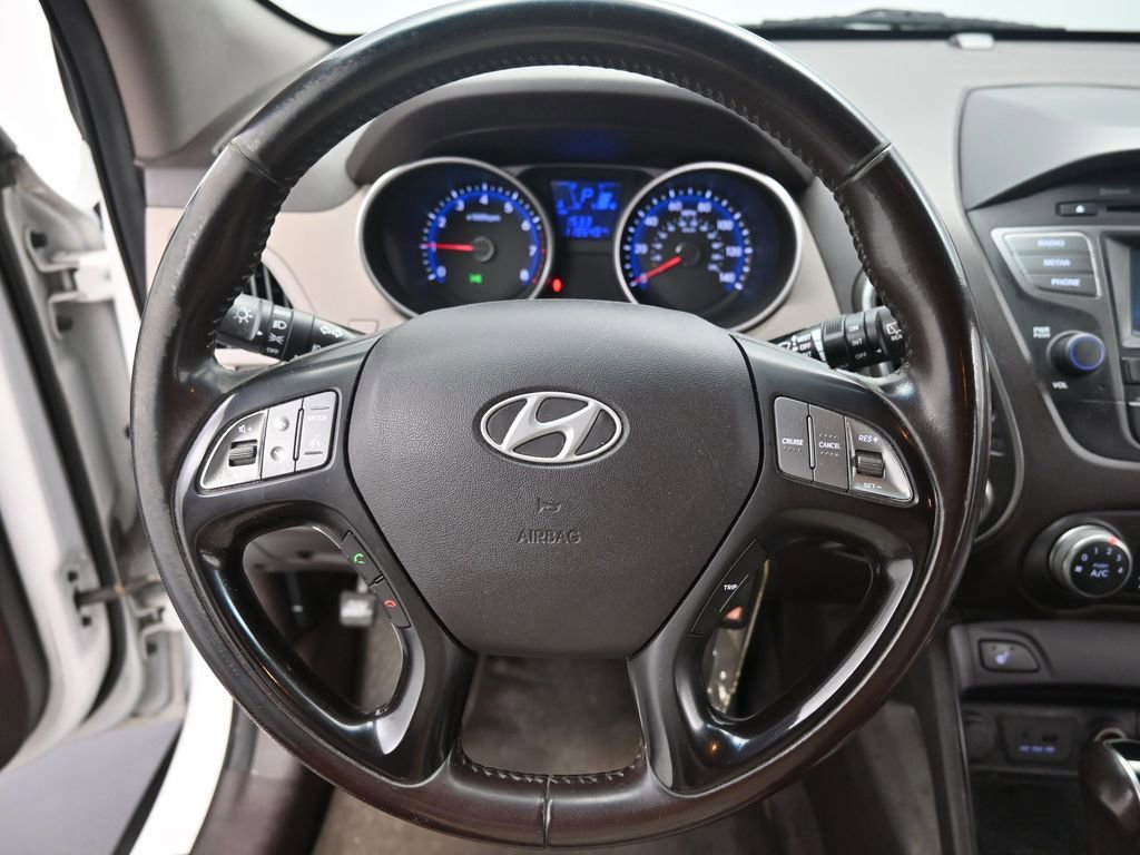 Used 2015 Hyundai Tucson SE AWD/4WD image 13