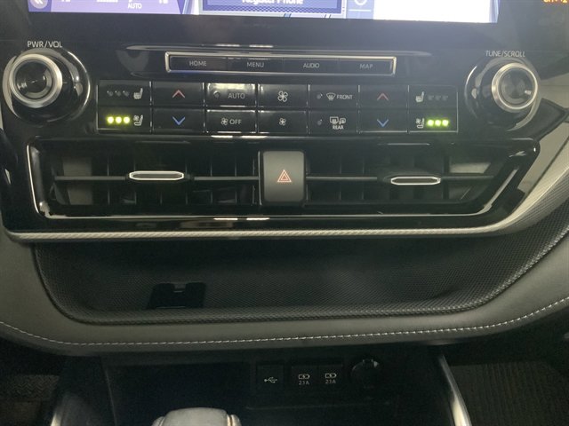 Used 2020 Toyota Highlander Platinum AWD/4WD image 26