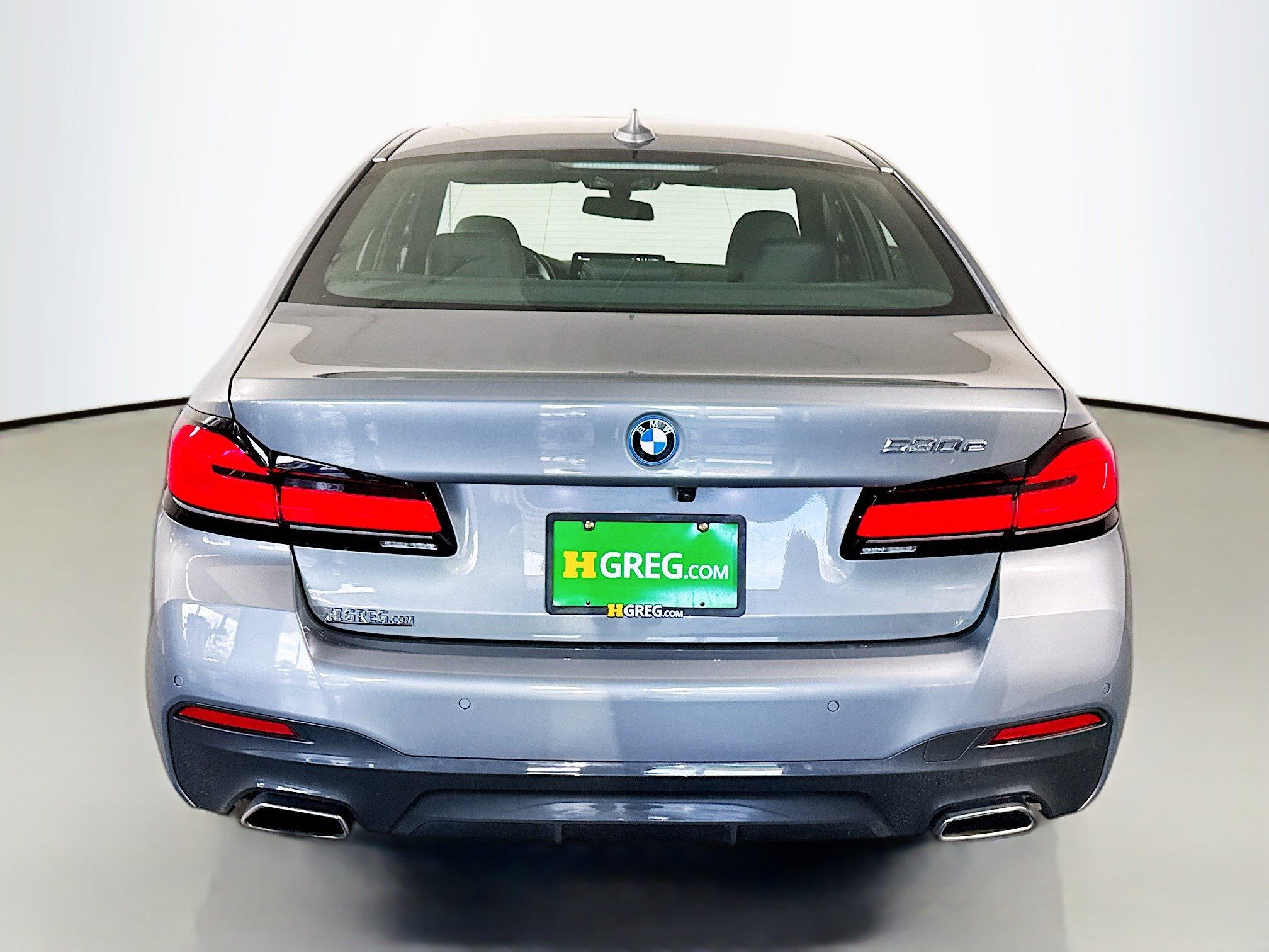 Used 2023 BMW 530e w/ M Sport Package image 8