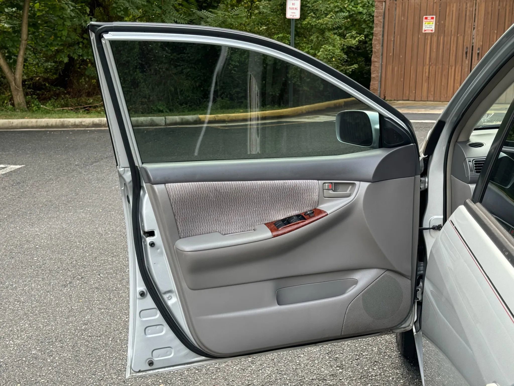 Used 2005 Toyota Corolla LE image 26