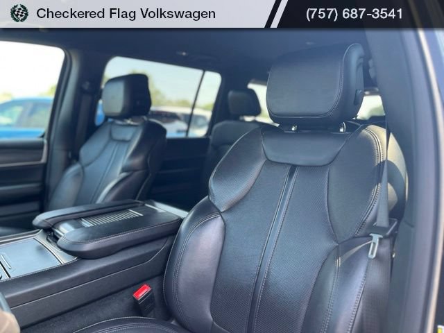 Used 2024 Jeep Wagoneer Series II w/ Flexible Seating Group AWD/4WD image 20