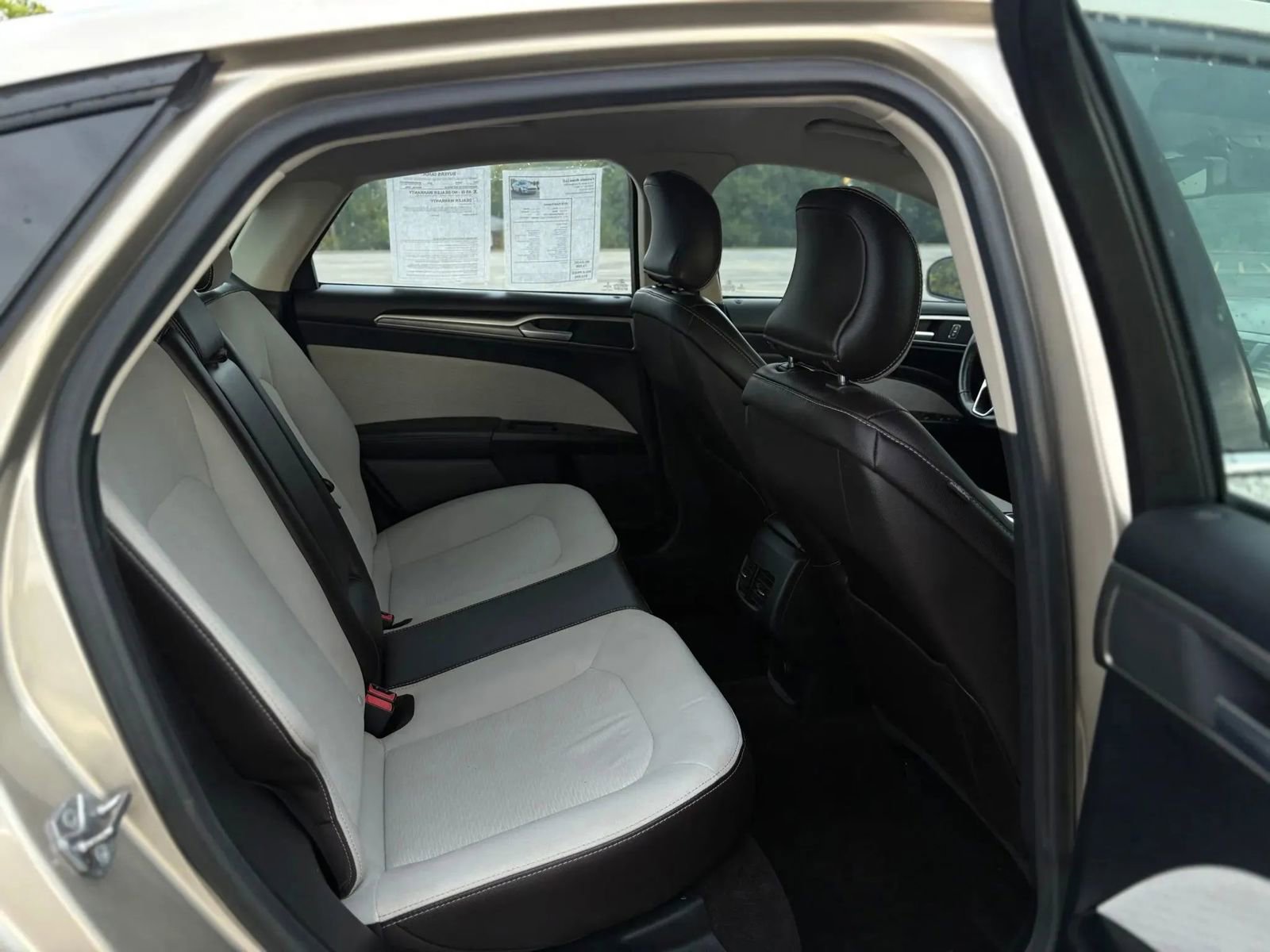 Used 2019 Ford Fusion SE w/ Equipment Group 151A image 18