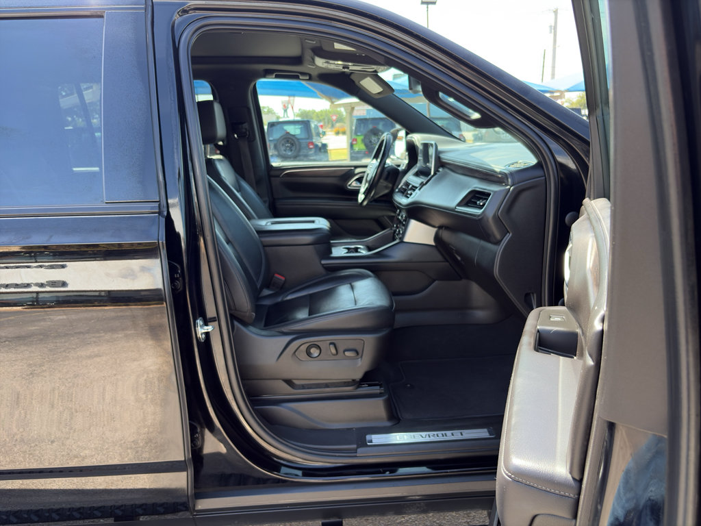 Used 2021 Chevrolet Suburban Z71 AWD/4WD image 16
