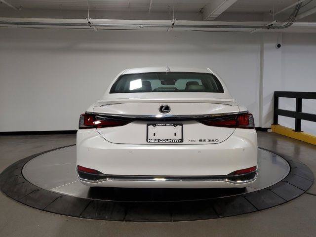 Certified 2023 Lexus ES 250 w/ Premium Package AWD/4WD image 16