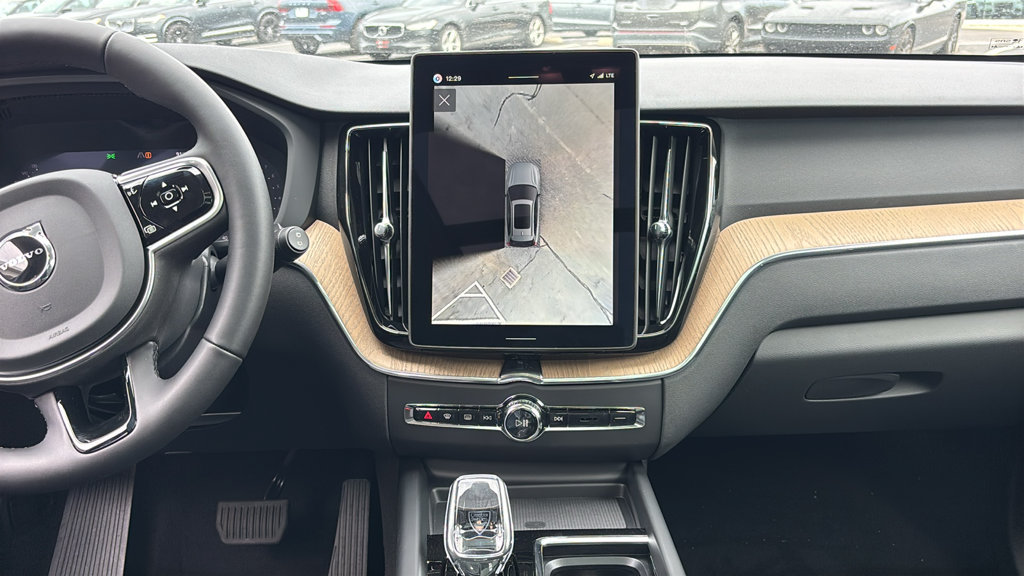 New 2027 Volvo XC60 B5 Plus AWD/4WD image 5