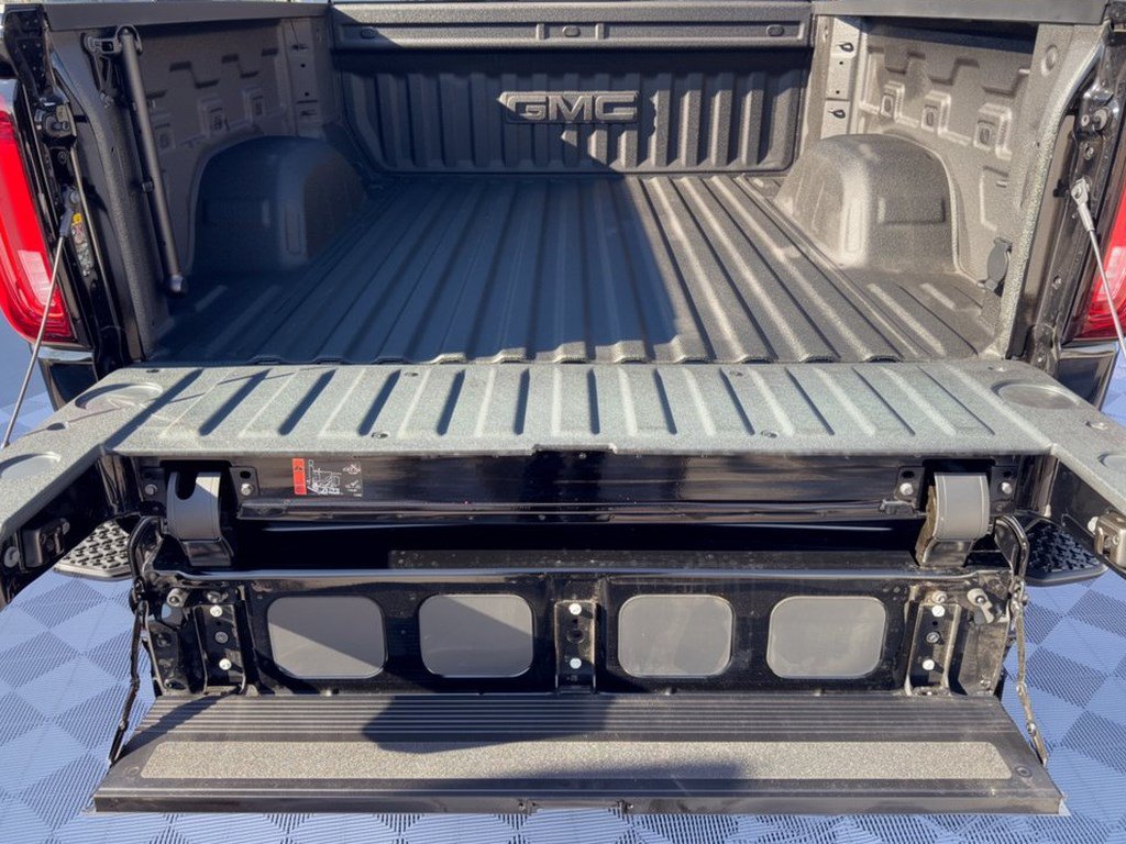 Used 2025 GMC Sierra 1500 Denali AWD/4WD image 28