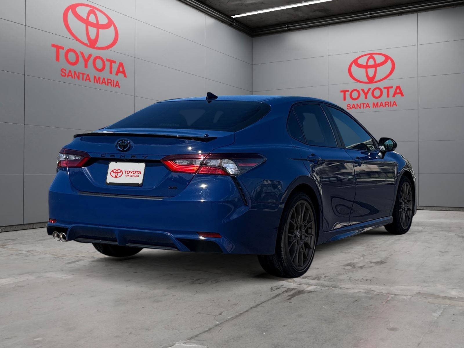 Used 2024 Toyota Camry SE w/ Convenience Package FWD image 10