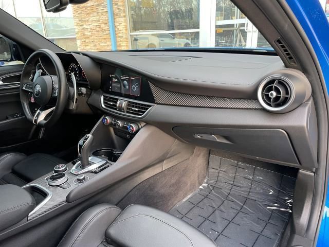 Used 2024 Alfa Romeo Giulia Quadrifoglio w/ Active Assist Plus Package image 34