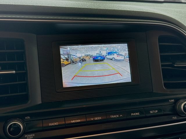 Used 2020 Hyundai Elantra SE w/ Cargo Package (C1) FWD image 11