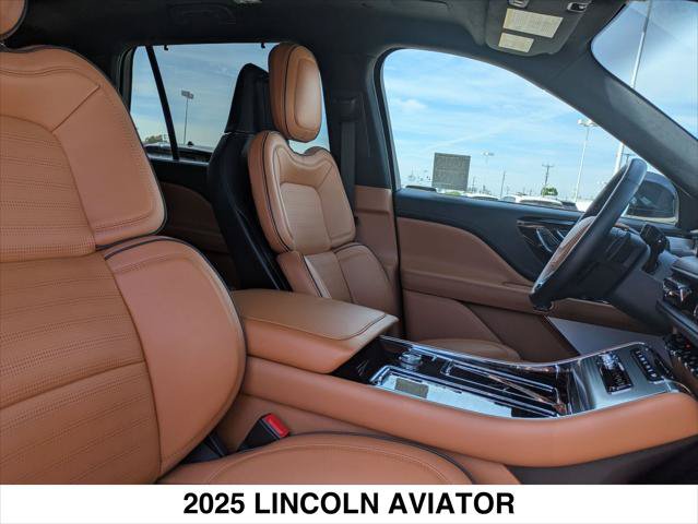 New 2025 Lincoln Aviator Black Label w/ Black Label Special Edition AWD/4WD image 24